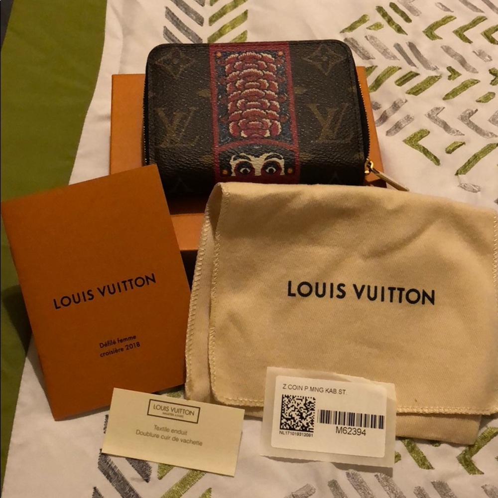 SOLD Louis Vuitton Kabuki Coin purse